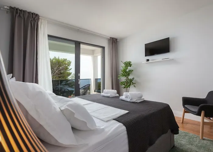 Mira With Fantastic Sea View וילה מאקרסקה