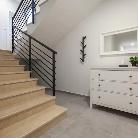 Mira With Fantastic Sea View Makarska