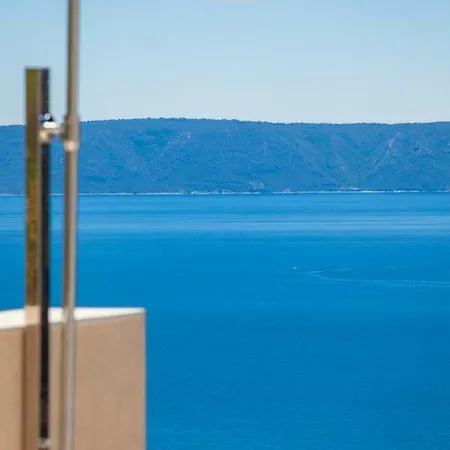 Mira With Fantastic Sea View * マカルスカ