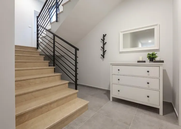 Mira With Fantastic Sea View Makarska